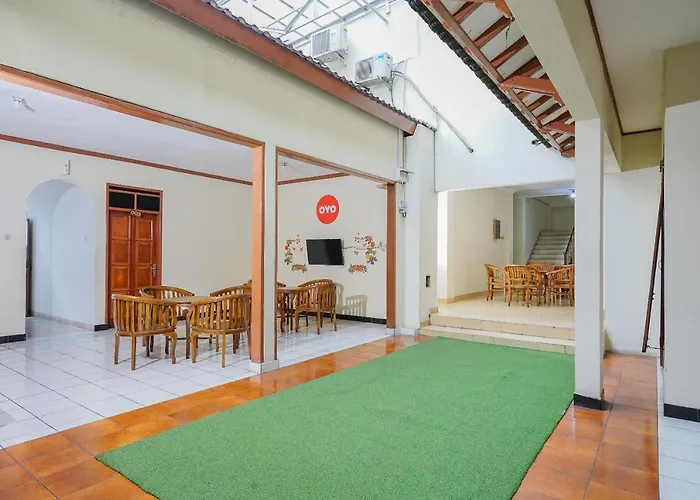 OYO 249 Hotel Astria Graha