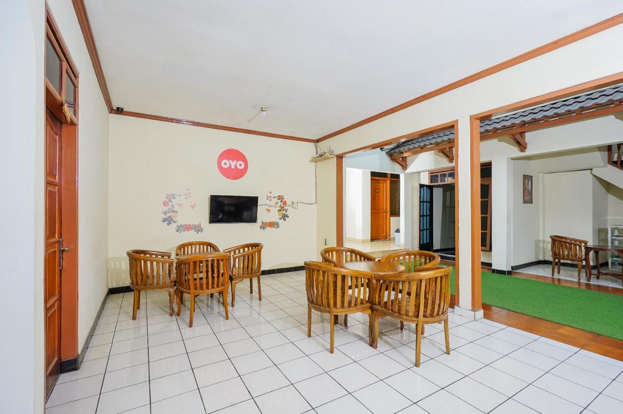Oyo 249 Astria Graha Bandung