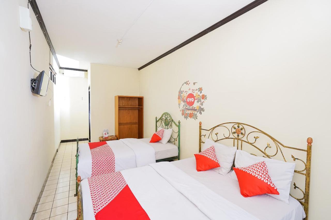 Hotel Oyo 249 Astria Graha 2*